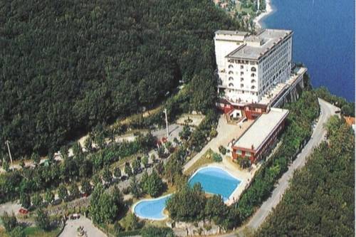 Valbrona Italie code promo booking.com
