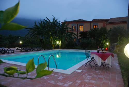 Motta Camastra Italië promotiecode Booking.com